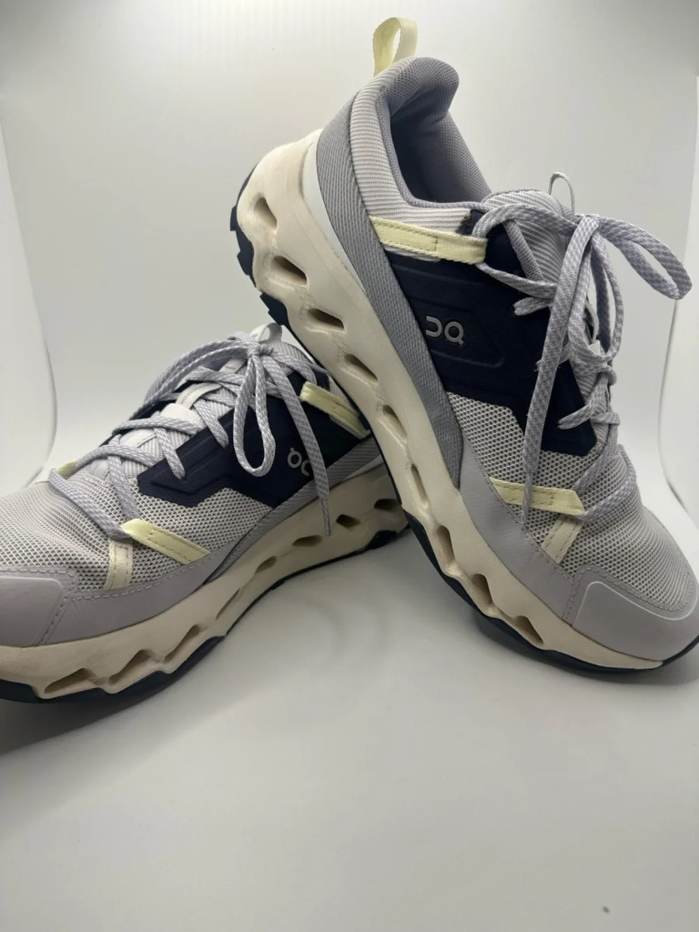 On Running Cloudnova Lightweight Sneakers in Light Gray & Lavender - Picture 2 of 15